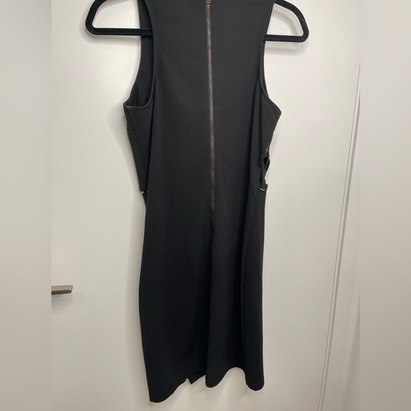 Black Dress - Picture 3 of 6